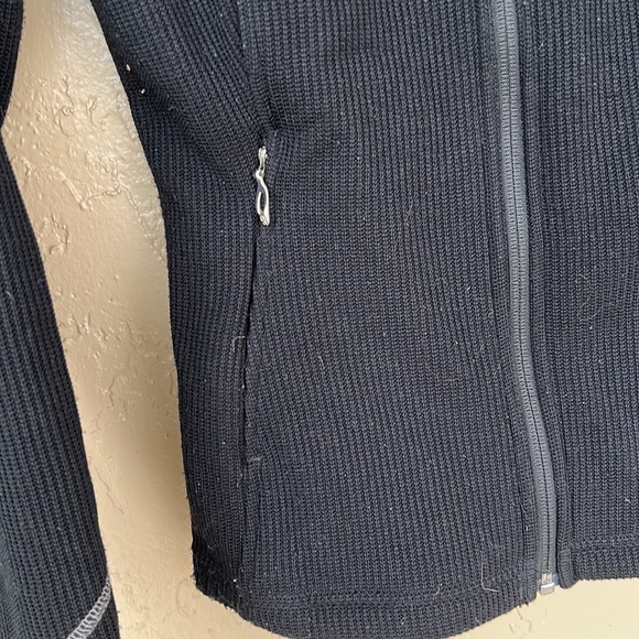 Spyder black fleece inside gorgeous sweater - Picture 3 of 8
